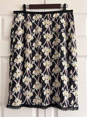 Dorothee Schumacher Orchid Floral Silk Blend Lace Lined Skirt.